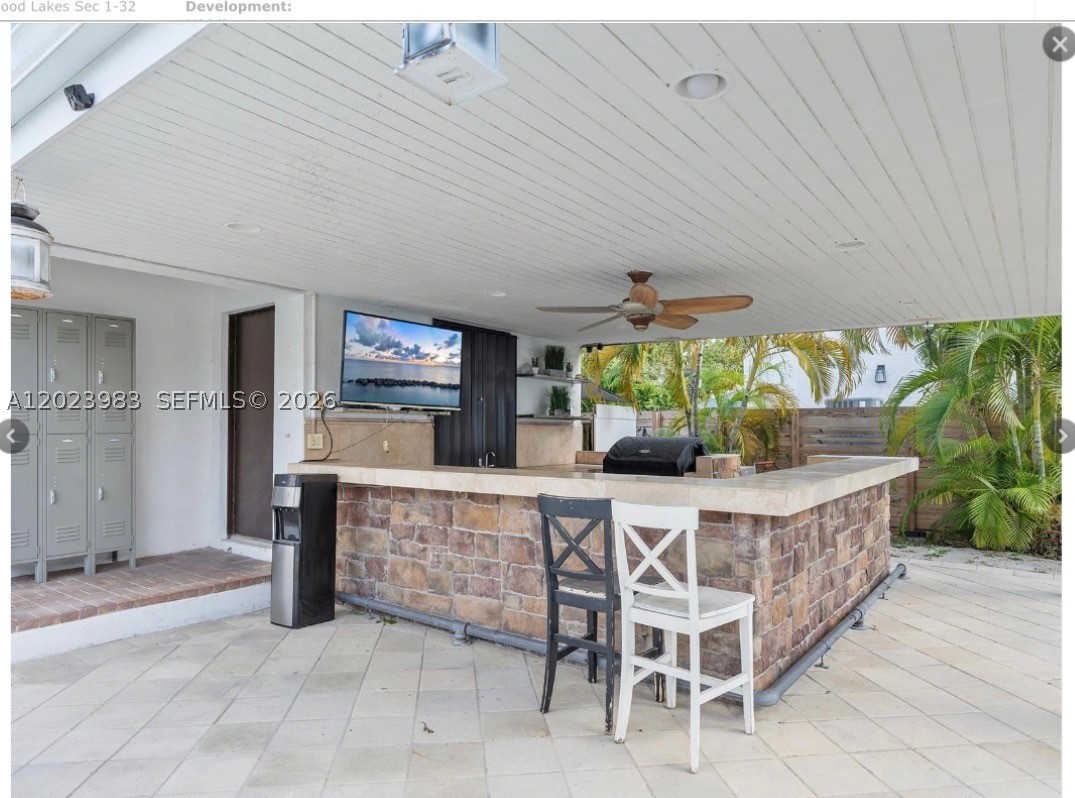 HOLLYWOOD LAKES SECTION - Residential