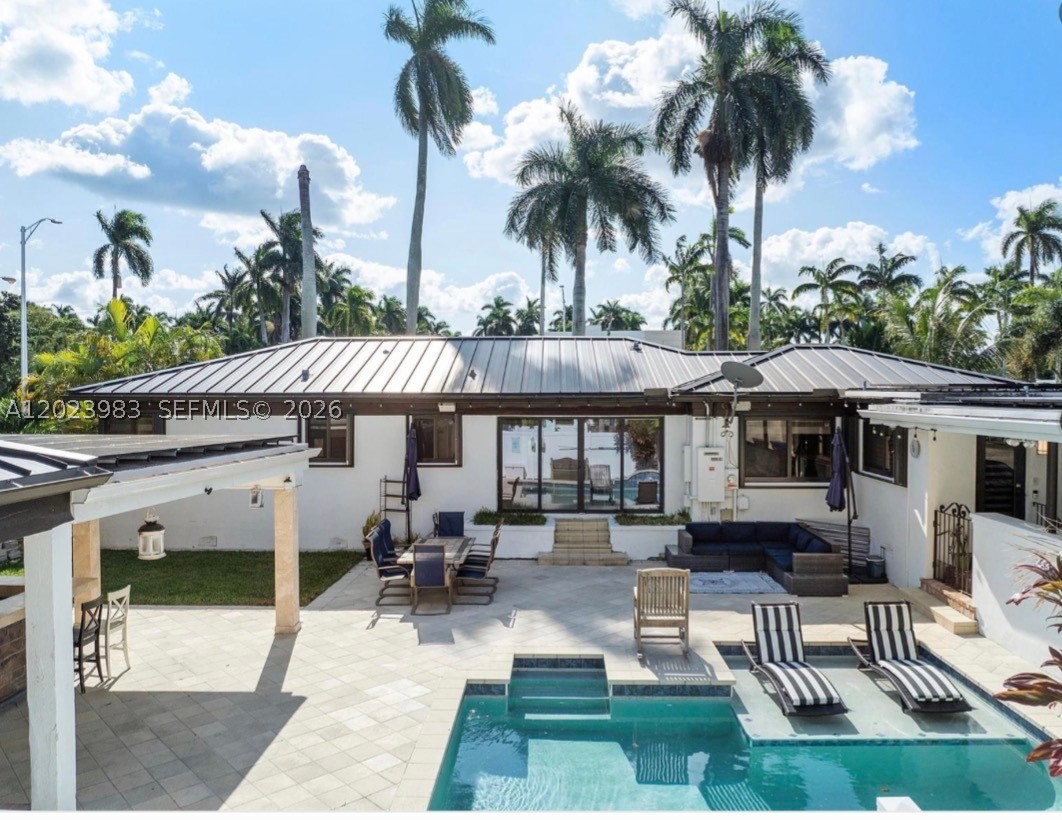 HOLLYWOOD LAKES SECTION - Residential