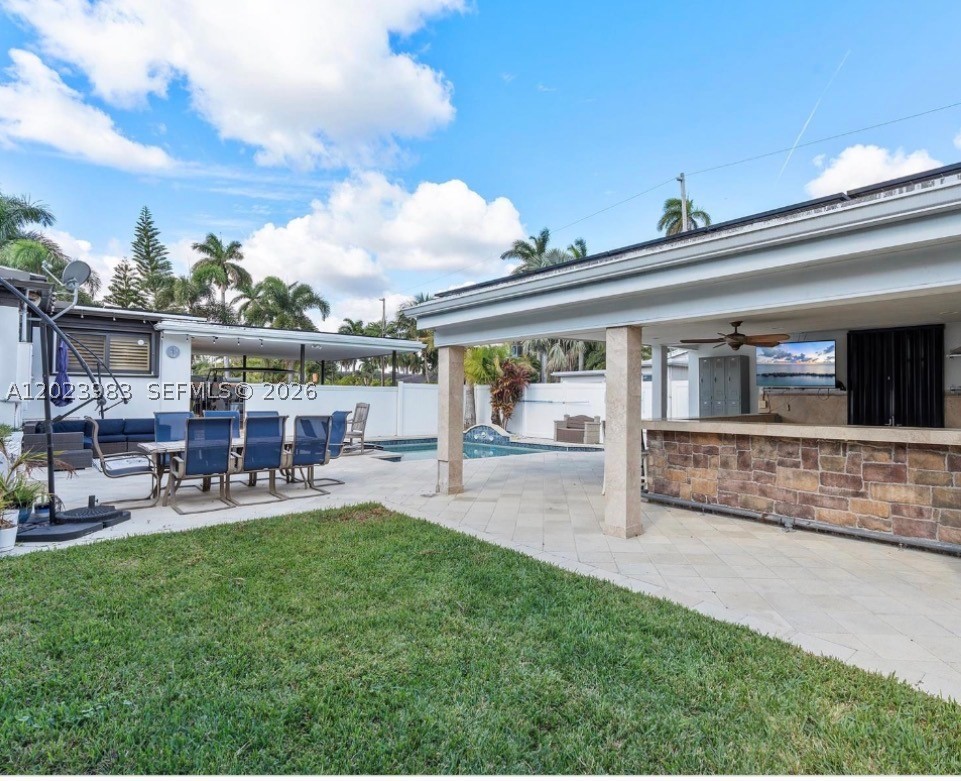HOLLYWOOD LAKES SECTION - Residential