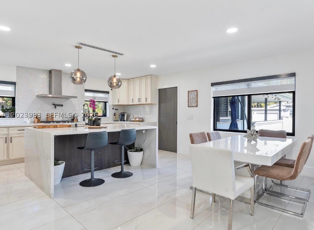 HOLLYWOOD LAKES SECTION - Residential