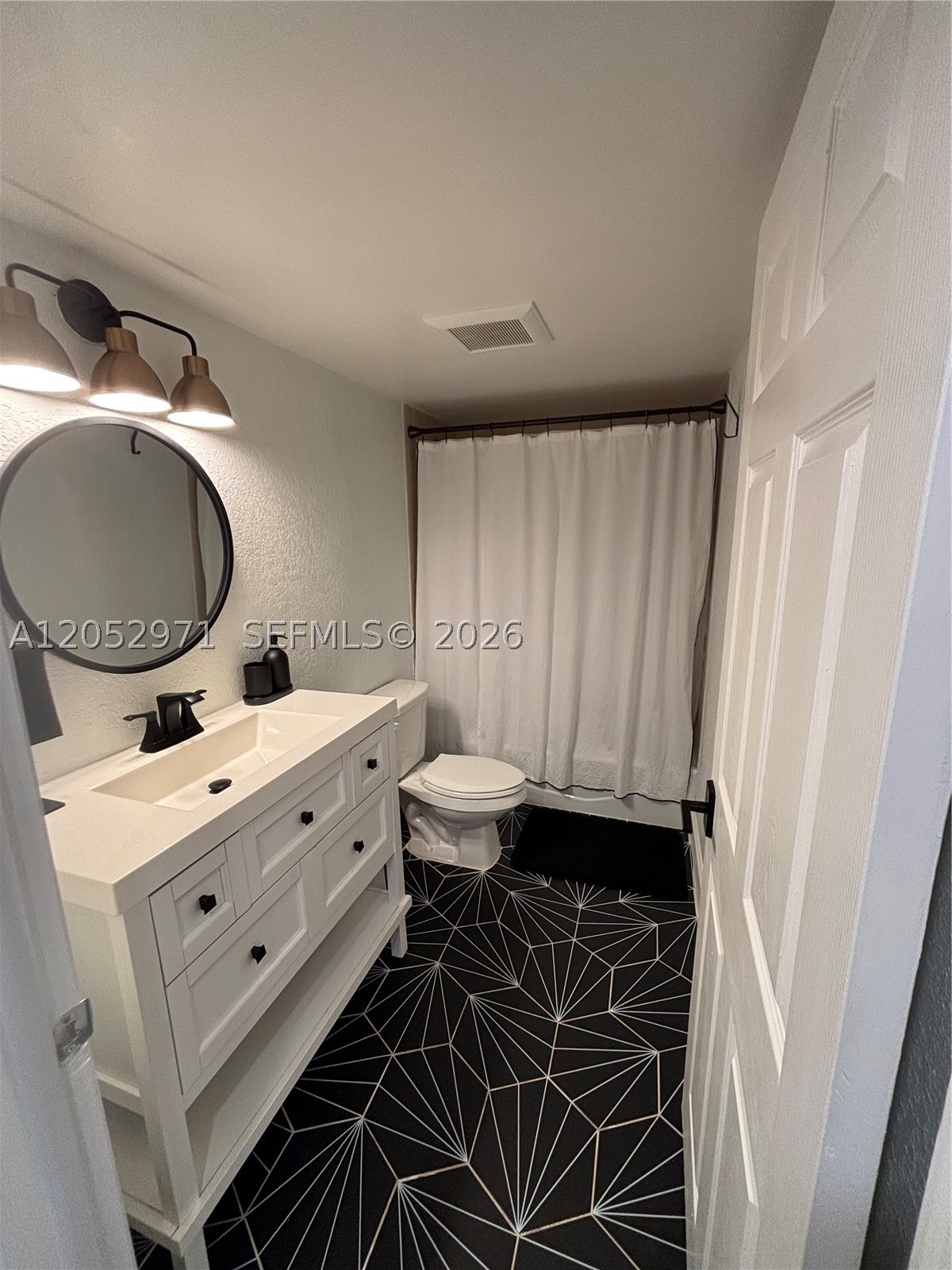 EAGLE NEST CONDO - Residential Lease