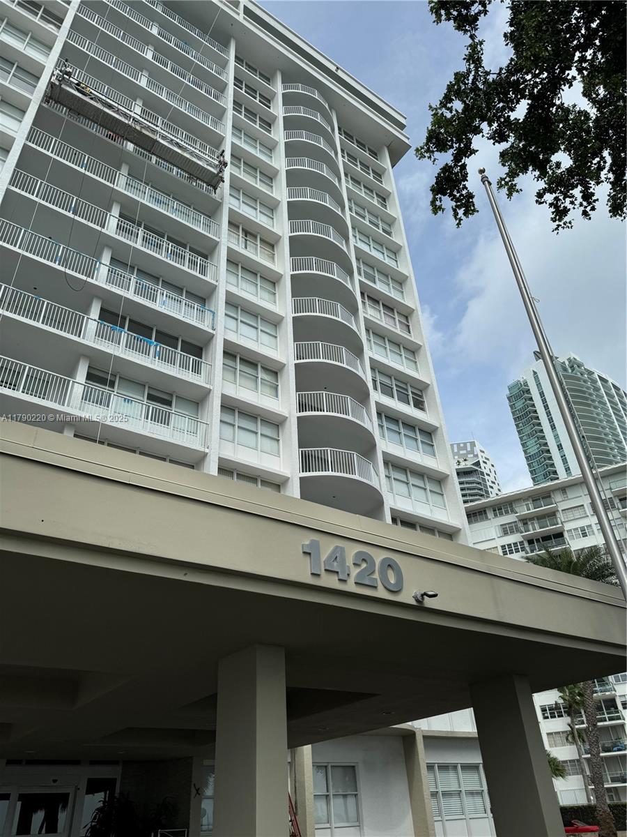 Discover your perfect retreat in this inviting 1-bedroom, 1-bathroom condo located in the vibrant heart of Brickell. Situated on the first floor, this unit offers easy access to the city and nearby waterfront. Inside, you'll find a bright, open floor plan that seamlessly connects the living and dining areas, ideal for relaxation and entertaining.Enjoy the convenience of nearby world-class dining, shopping, and entertainment, along with exclusive building amenities like a pool and fitness center. Don’t miss your chance to own this gem in one of Miami’s most soughtafter neighborhoods! All such information should be independently verified by the receipt of such information. This information is not warranted for any purpose.