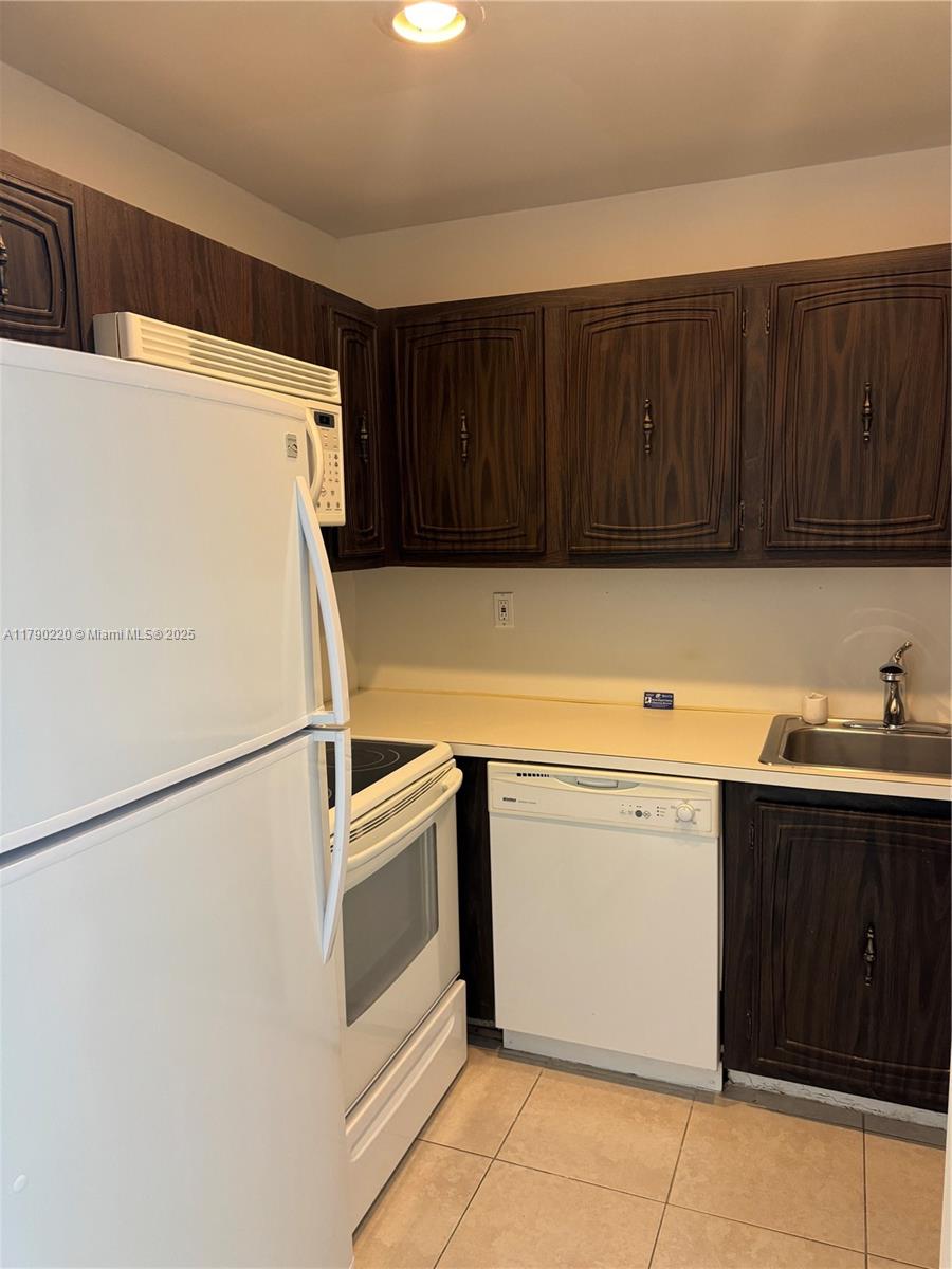 BAYSHORE PLACE CONDO - Residential
