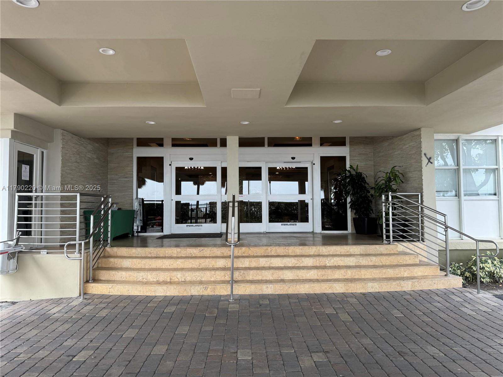 BAYSHORE PLACE CONDO - Residential