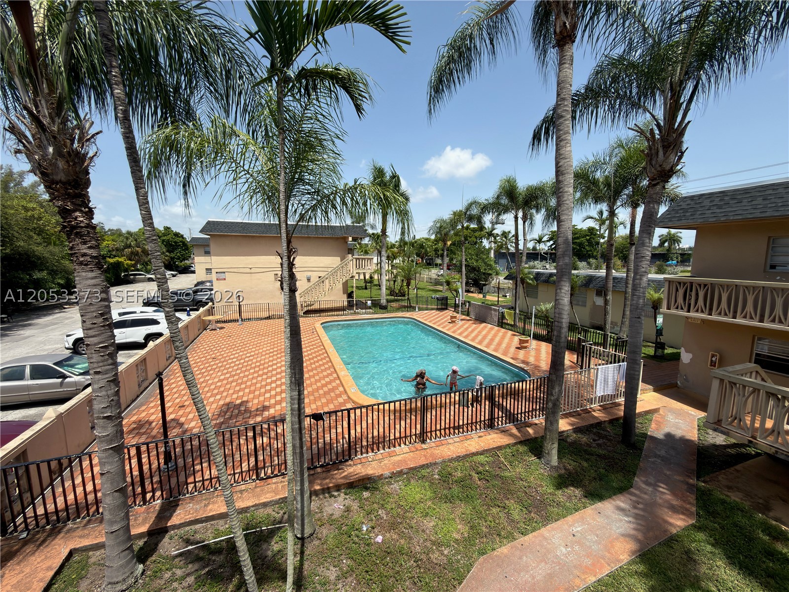 BISCAYNE PARK TERRACE CON - Residential
