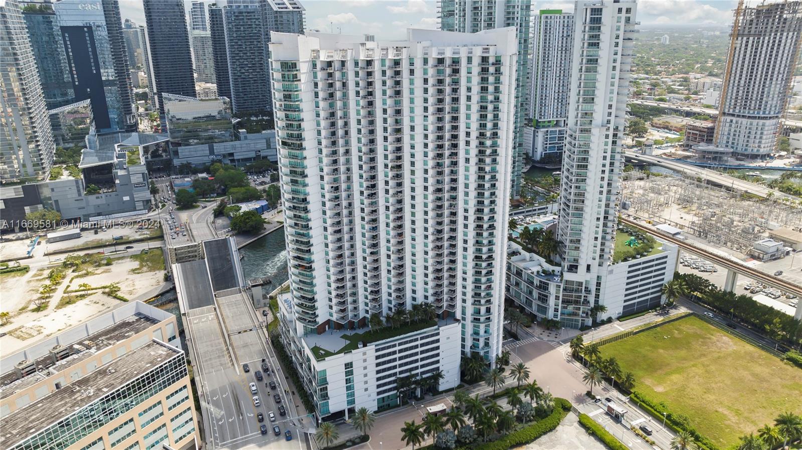 WIND CONDO - Residential Lease