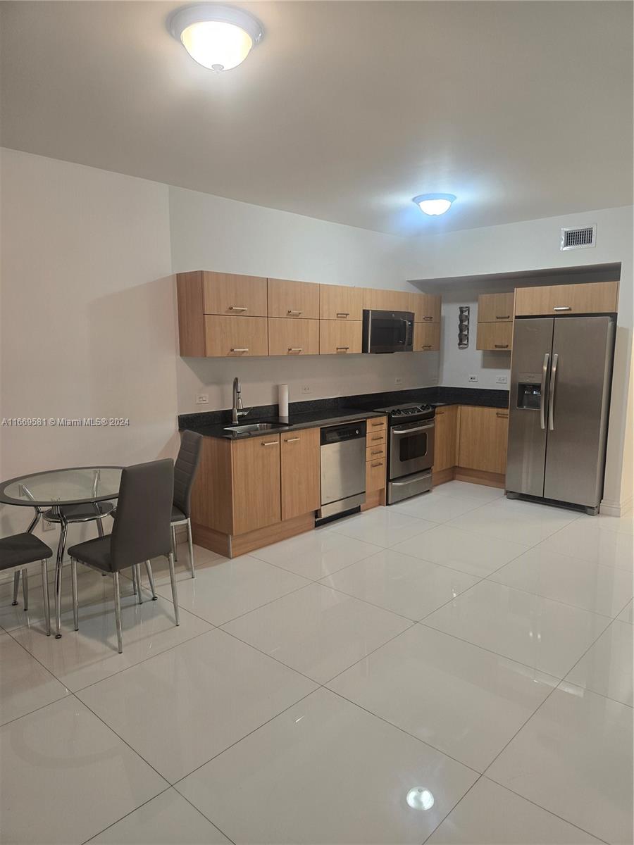 WIND CONDO - Residential Lease