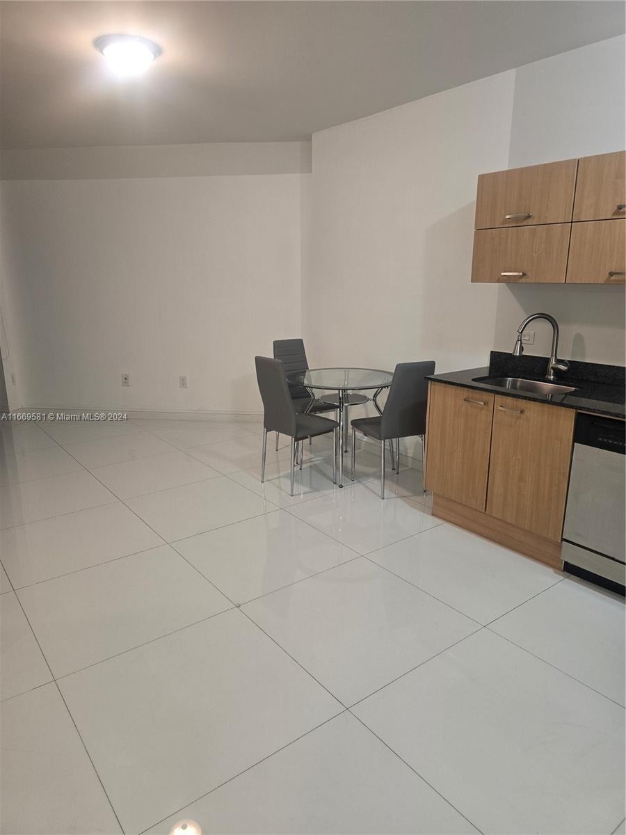 WIND CONDO - Residential Lease