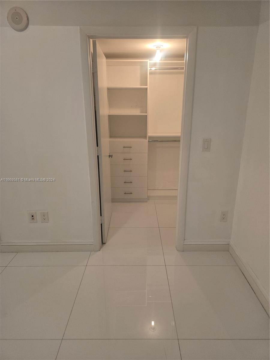 WIND CONDO - Residential Lease