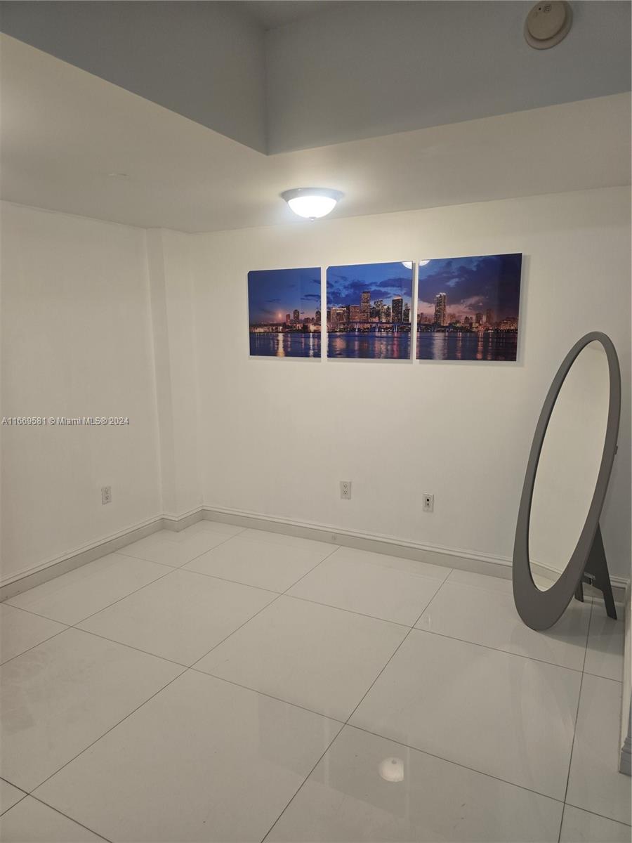 WIND CONDO - Residential Lease
