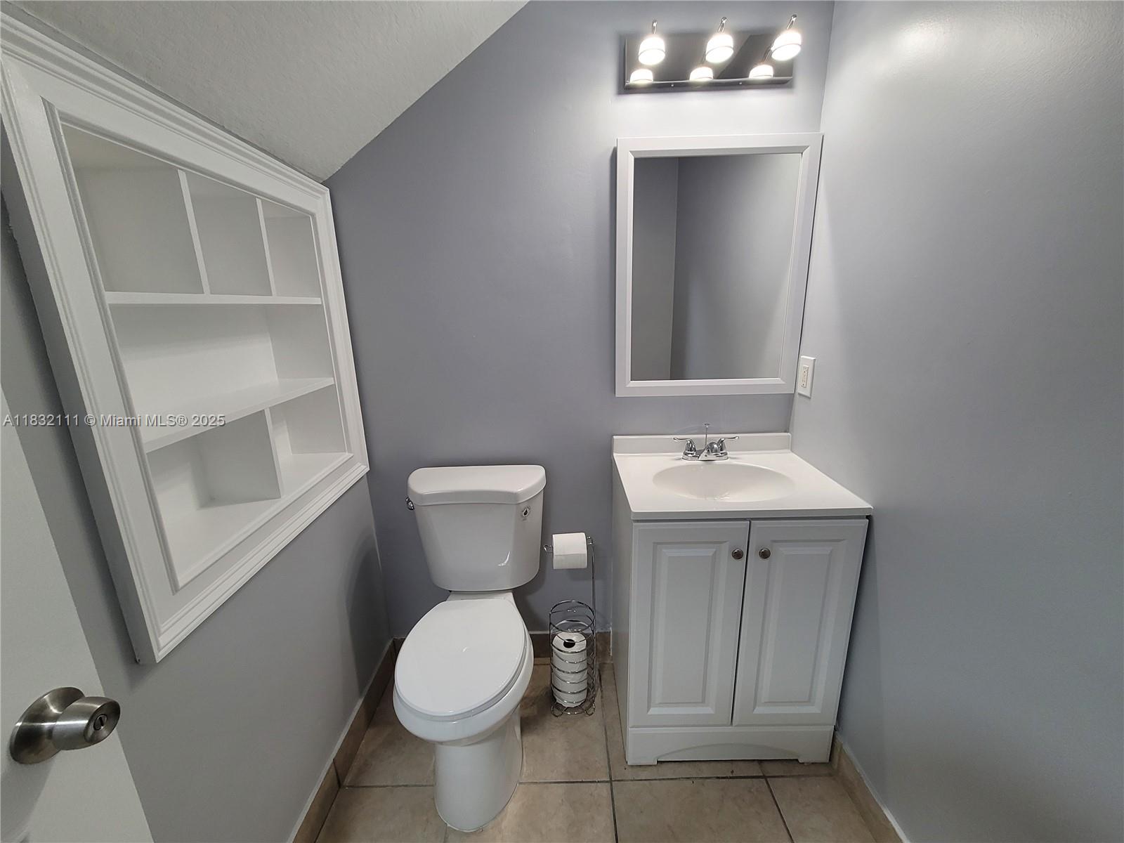 BONITA GOLF VIEW TOWNVILL - Residential