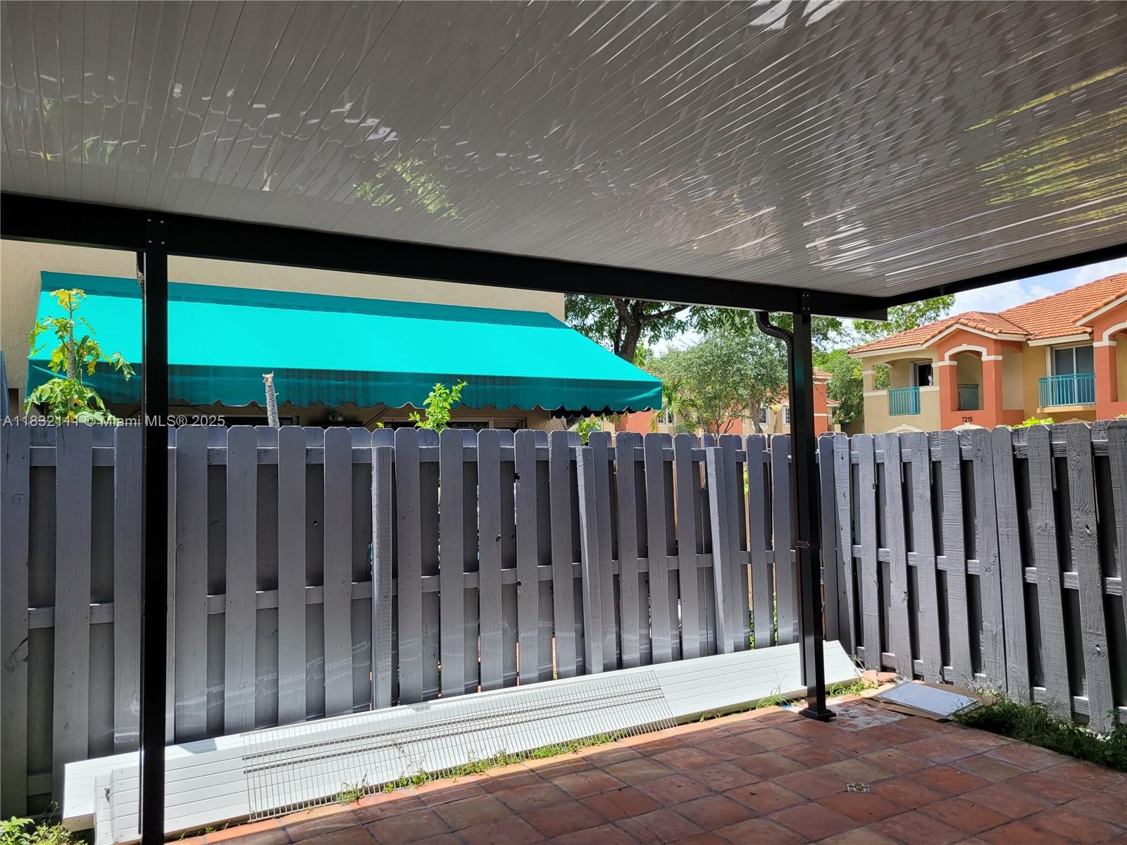 BONITA GOLF VIEW TOWNVILL - Residential