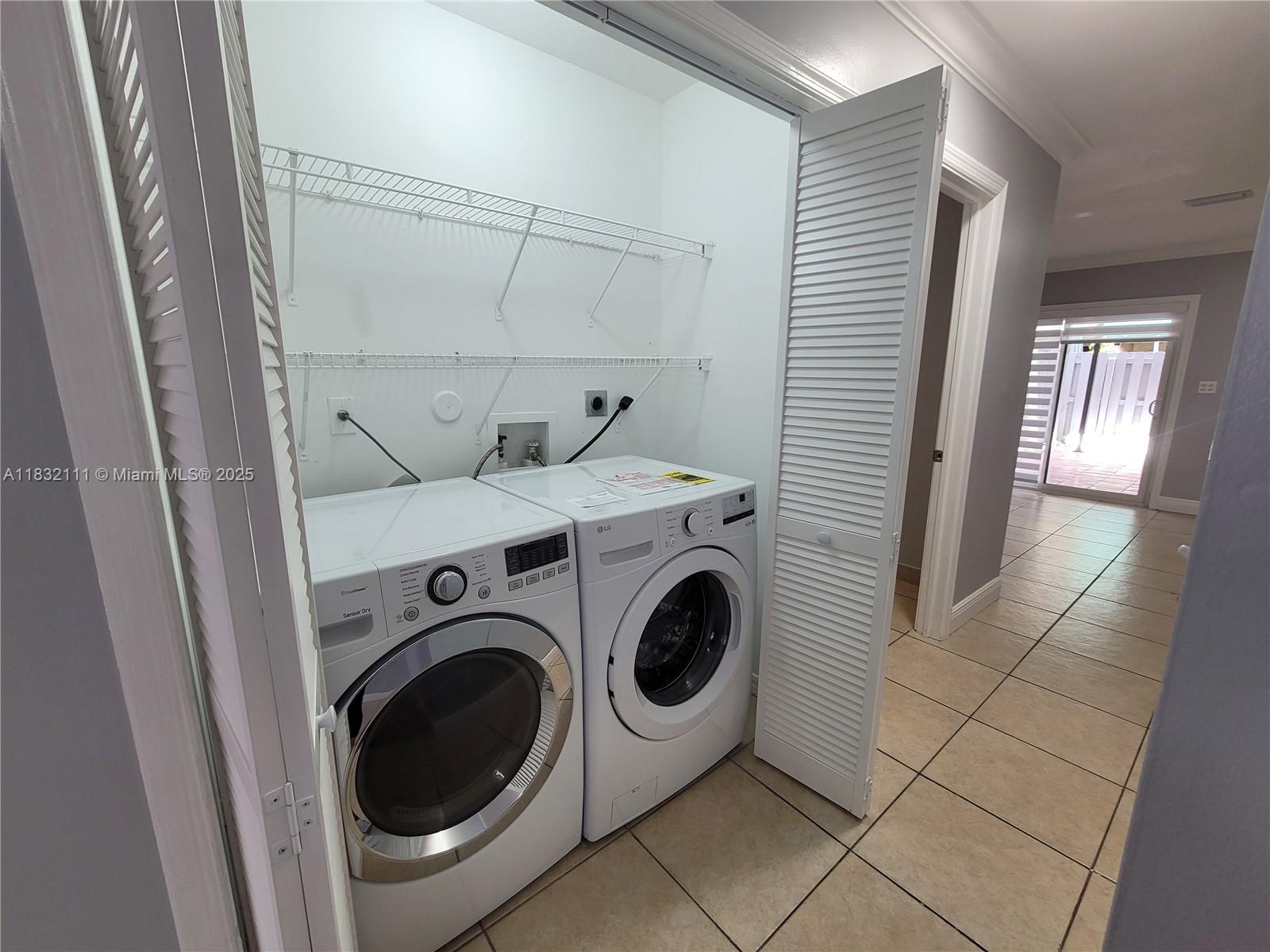 BONITA GOLF VIEW TOWNVILL - Residential