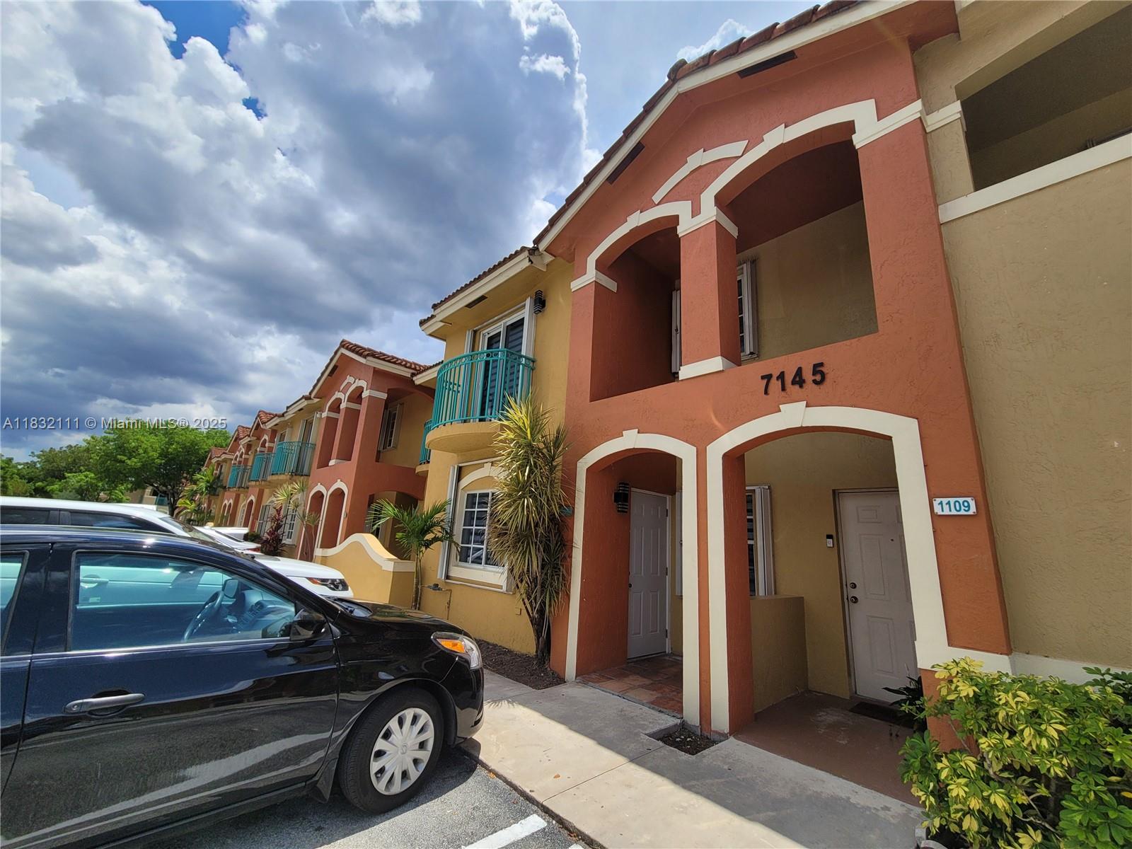 BONITA GOLF VIEW TOWNVILL - Residential