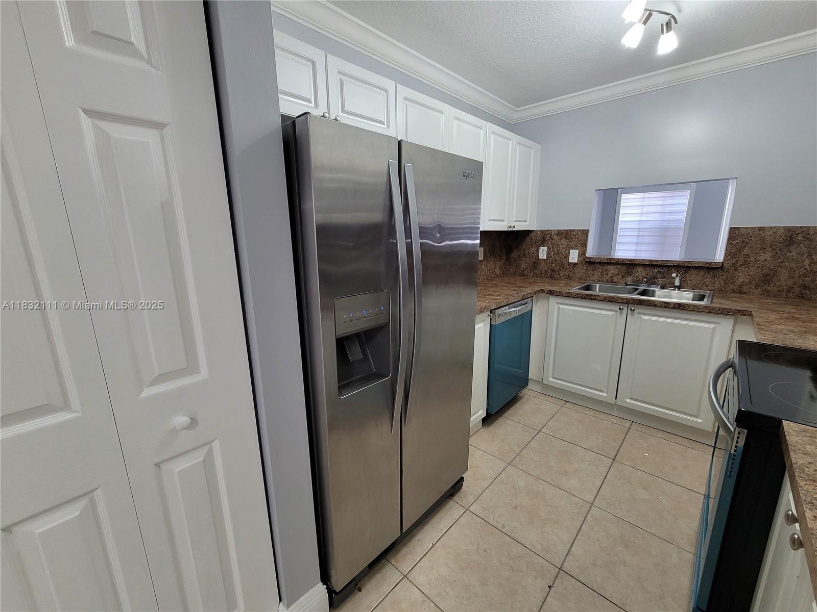 BONITA GOLF VIEW TOWNVILL - Residential