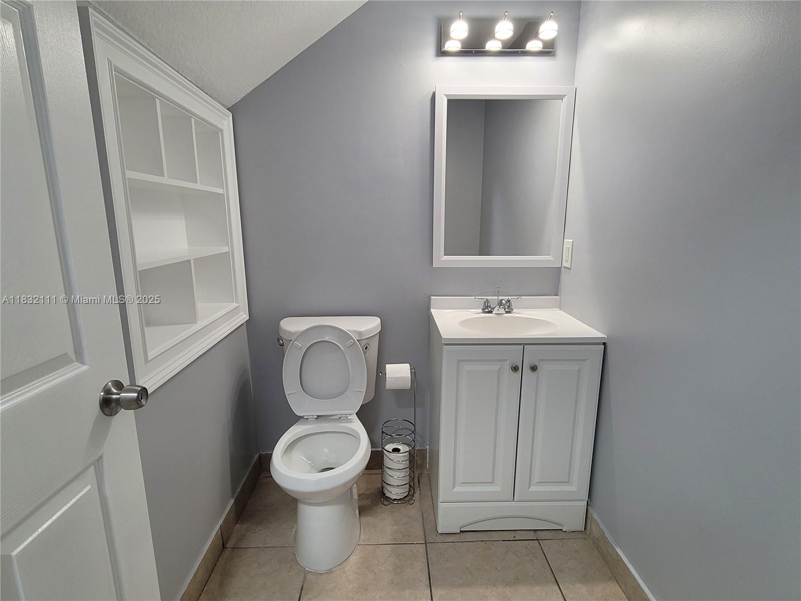 BONITA GOLF VIEW TOWNVILL - Residential