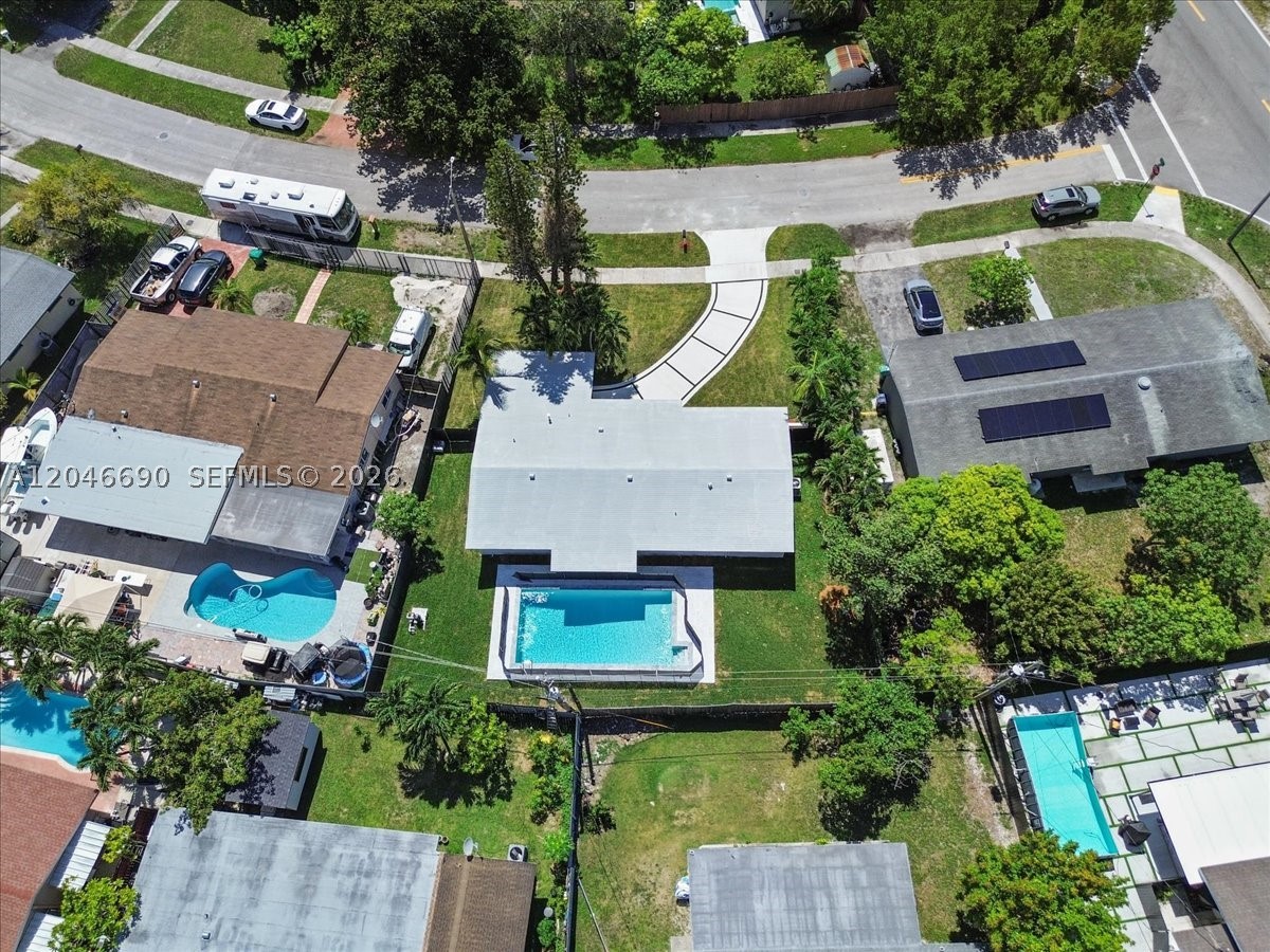FAIRWAY PINES 1ST ADDN - Residential