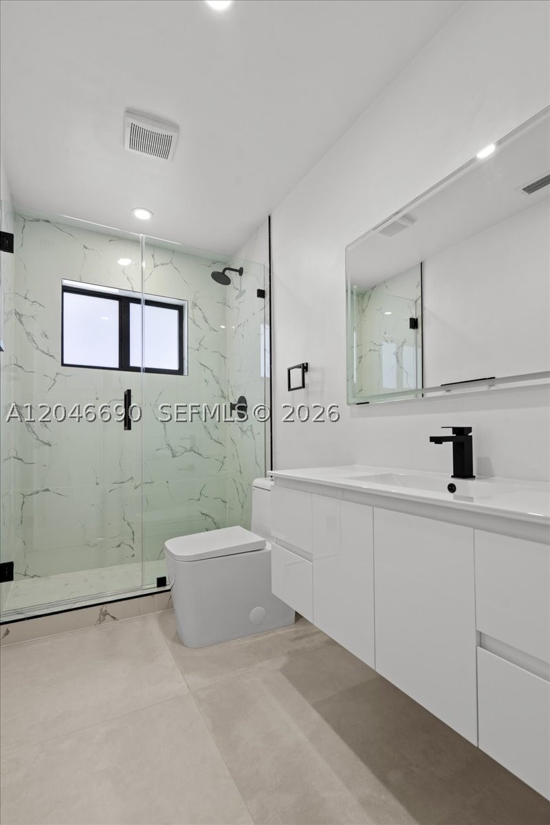 FAIRWAY PINES 1ST ADDN - Residential