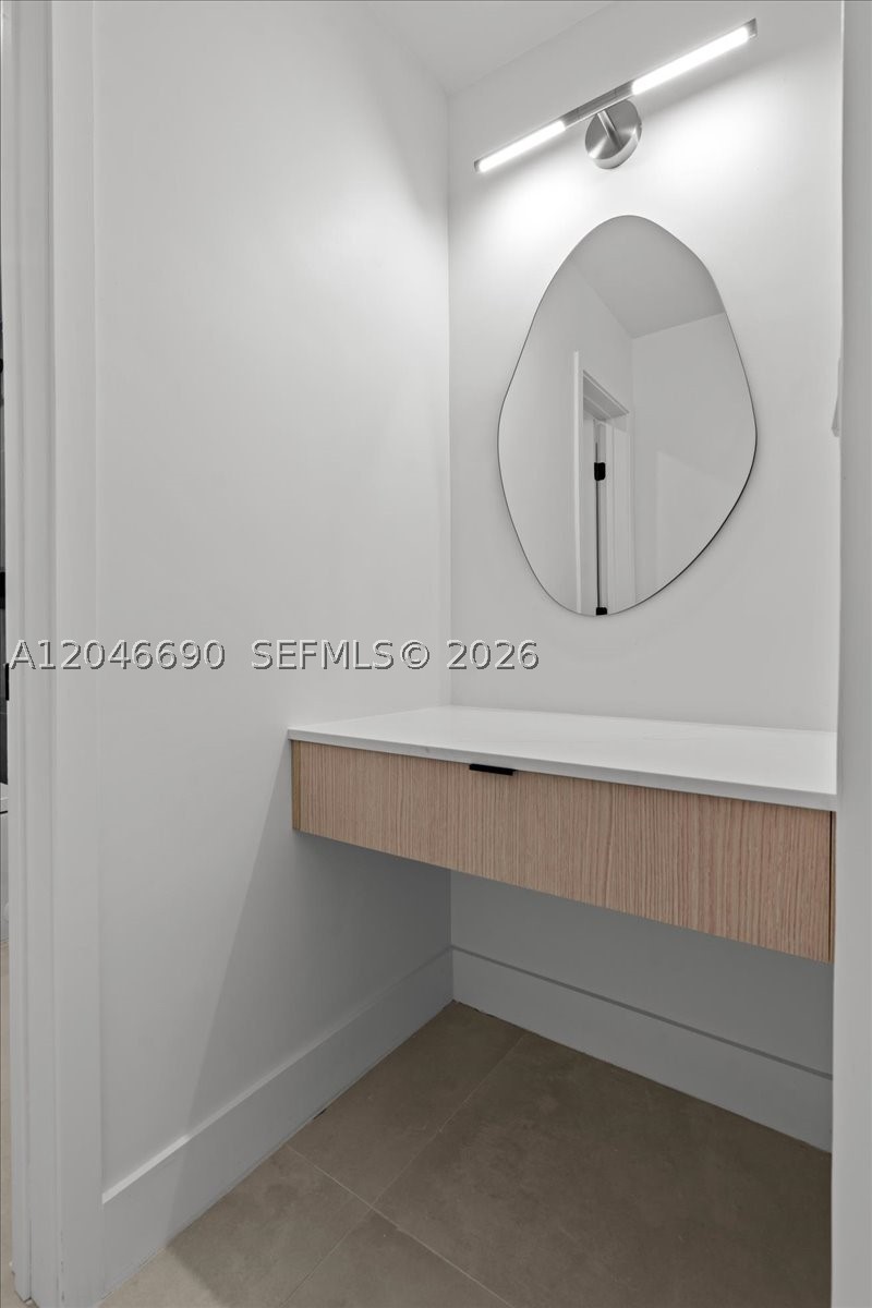 FAIRWAY PINES 1ST ADDN - Residential