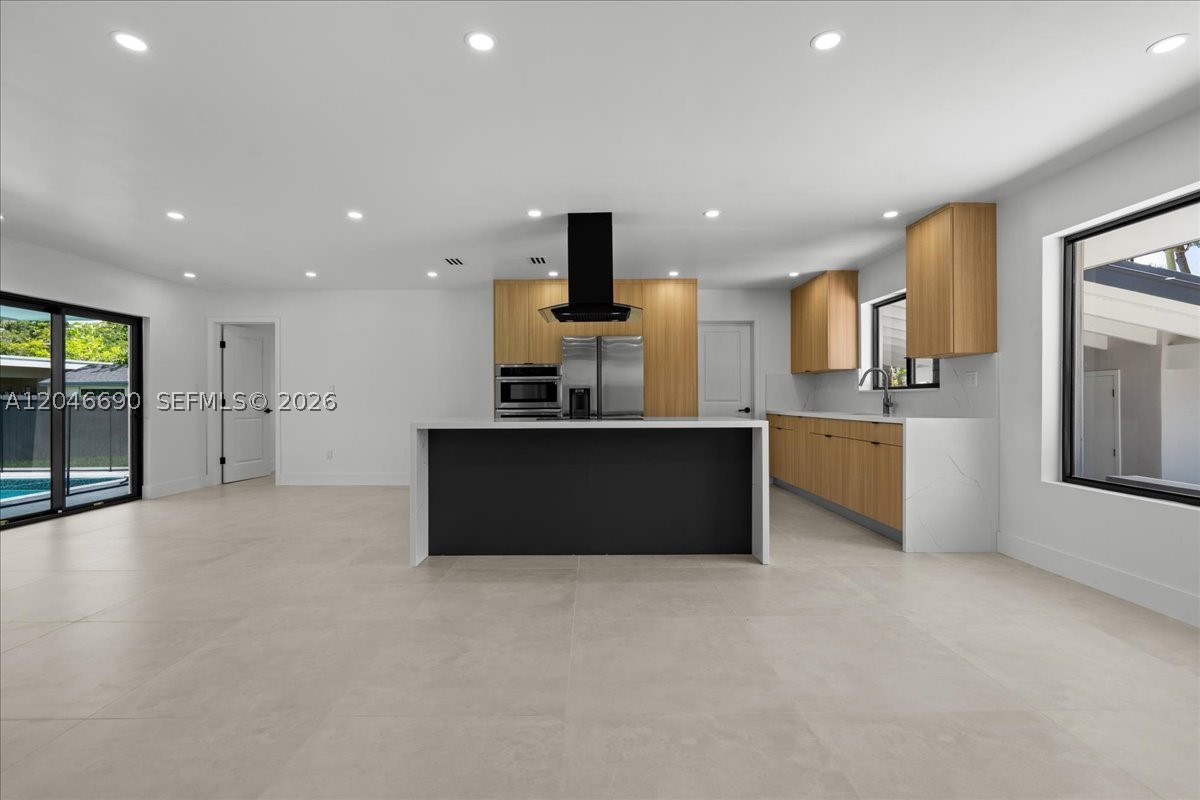 FAIRWAY PINES 1ST ADDN - Residential