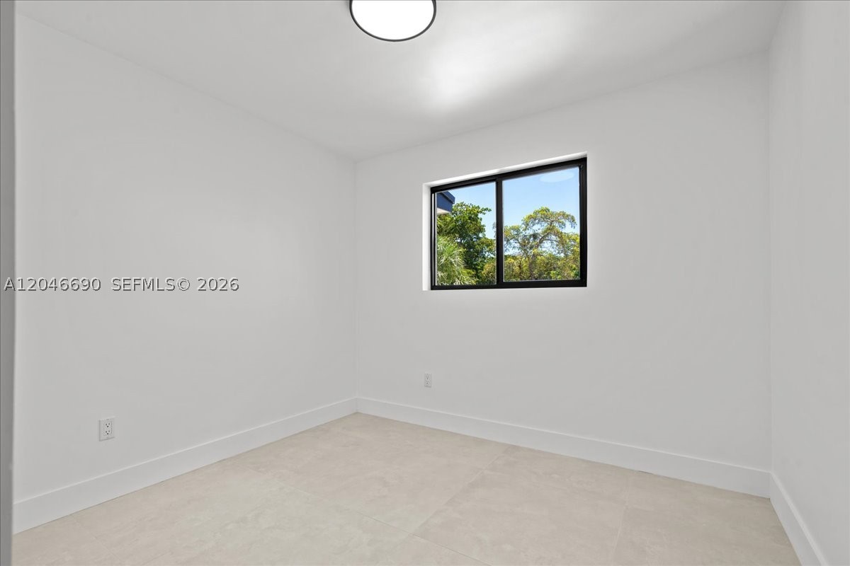 FAIRWAY PINES 1ST ADDN - Residential