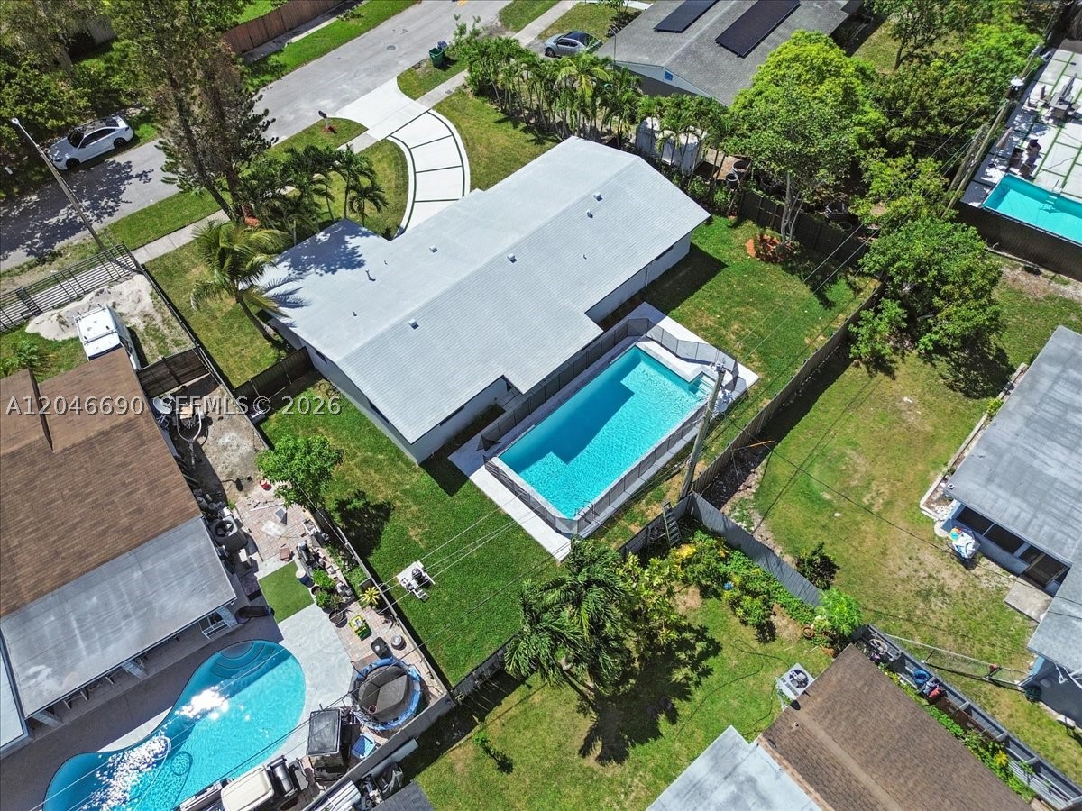 FAIRWAY PINES 1ST ADDN - Residential