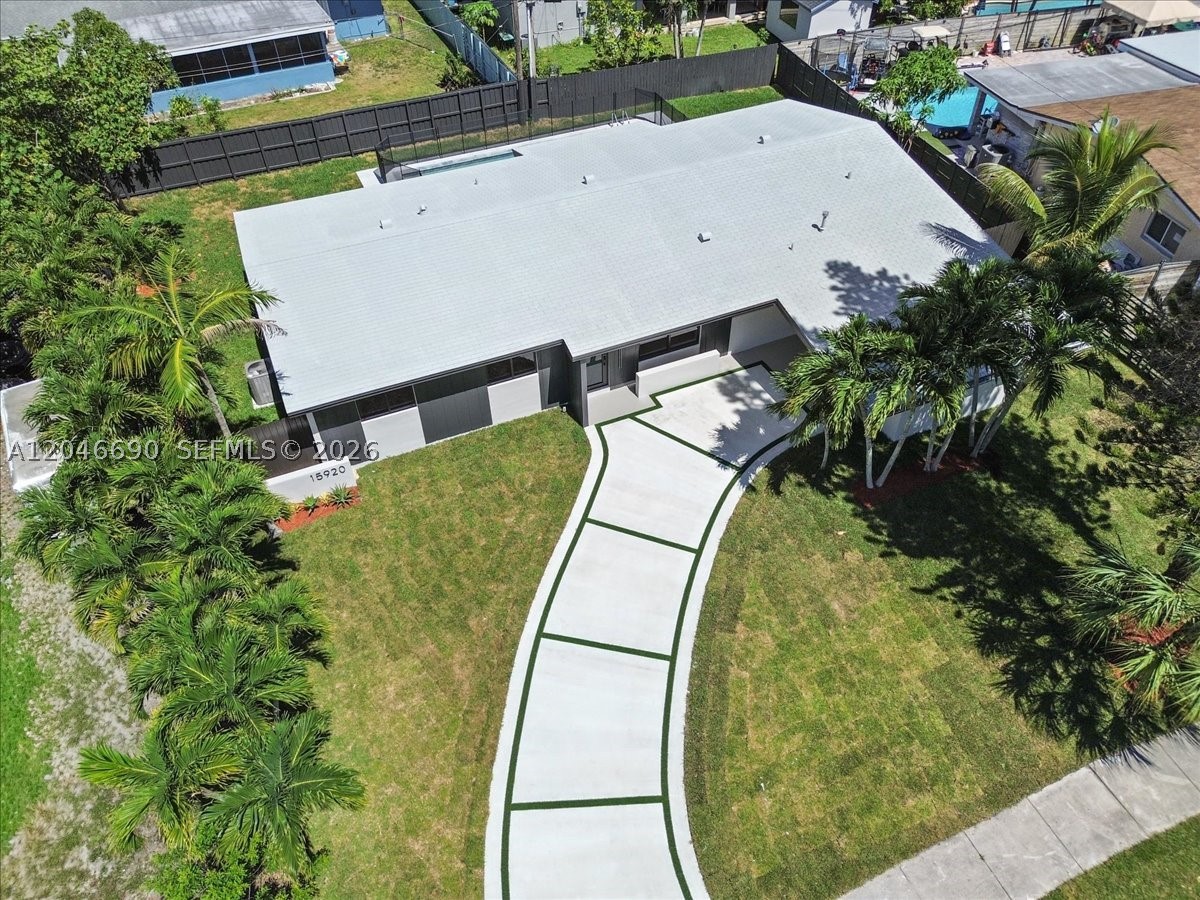 FAIRWAY PINES 1ST ADDN - Residential