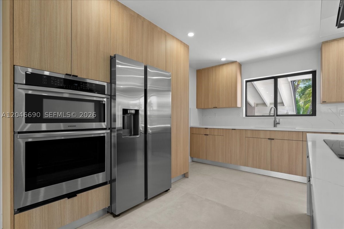 FAIRWAY PINES 1ST ADDN - Residential
