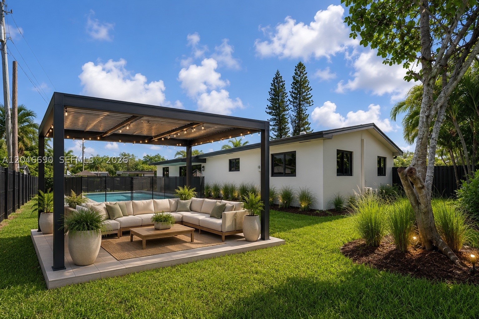 FAIRWAY PINES 1ST ADDN - Residential