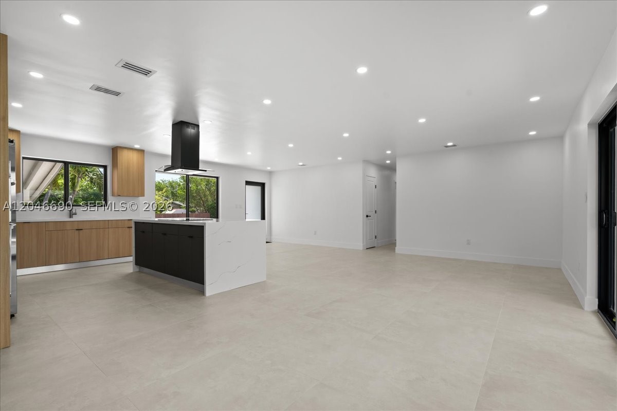 FAIRWAY PINES 1ST ADDN - Residential