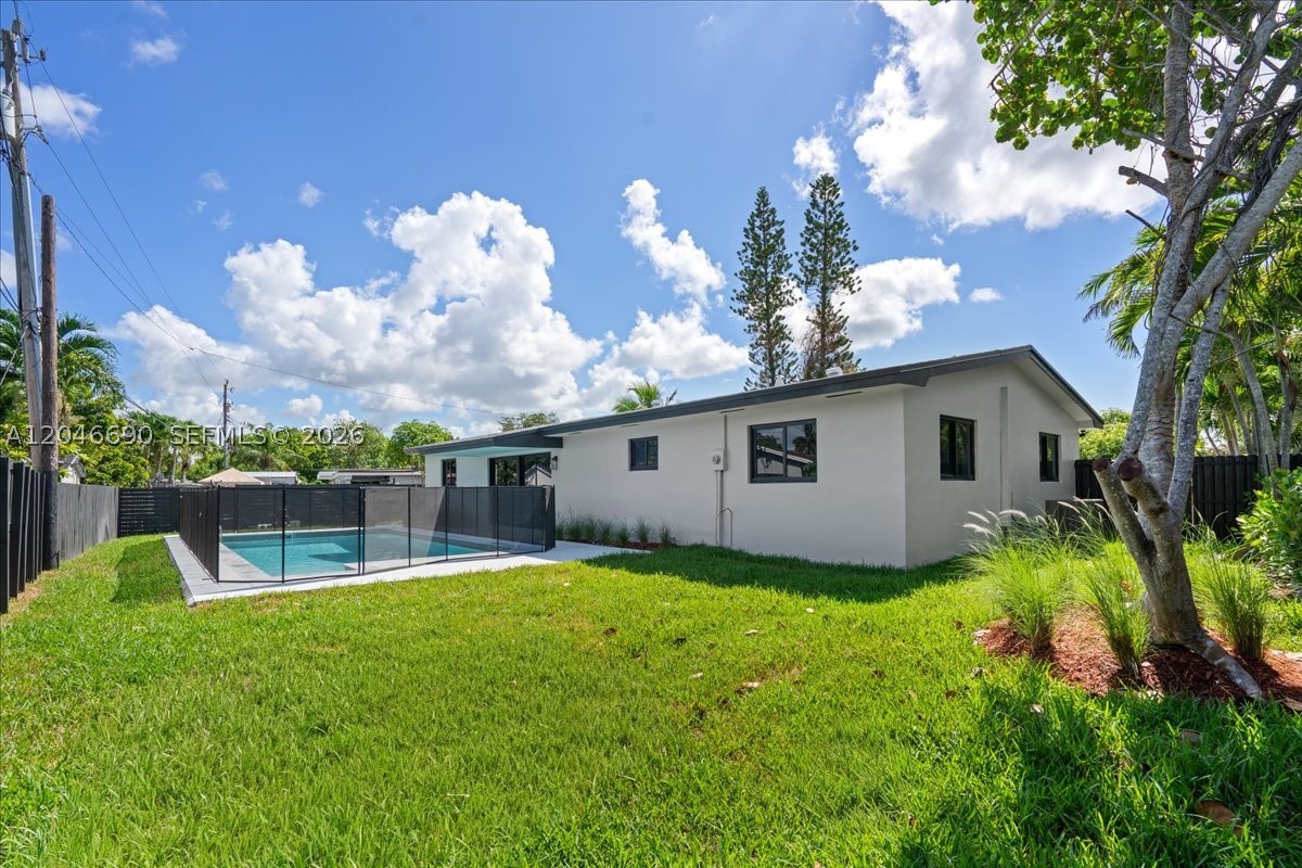 FAIRWAY PINES 1ST ADDN - Residential