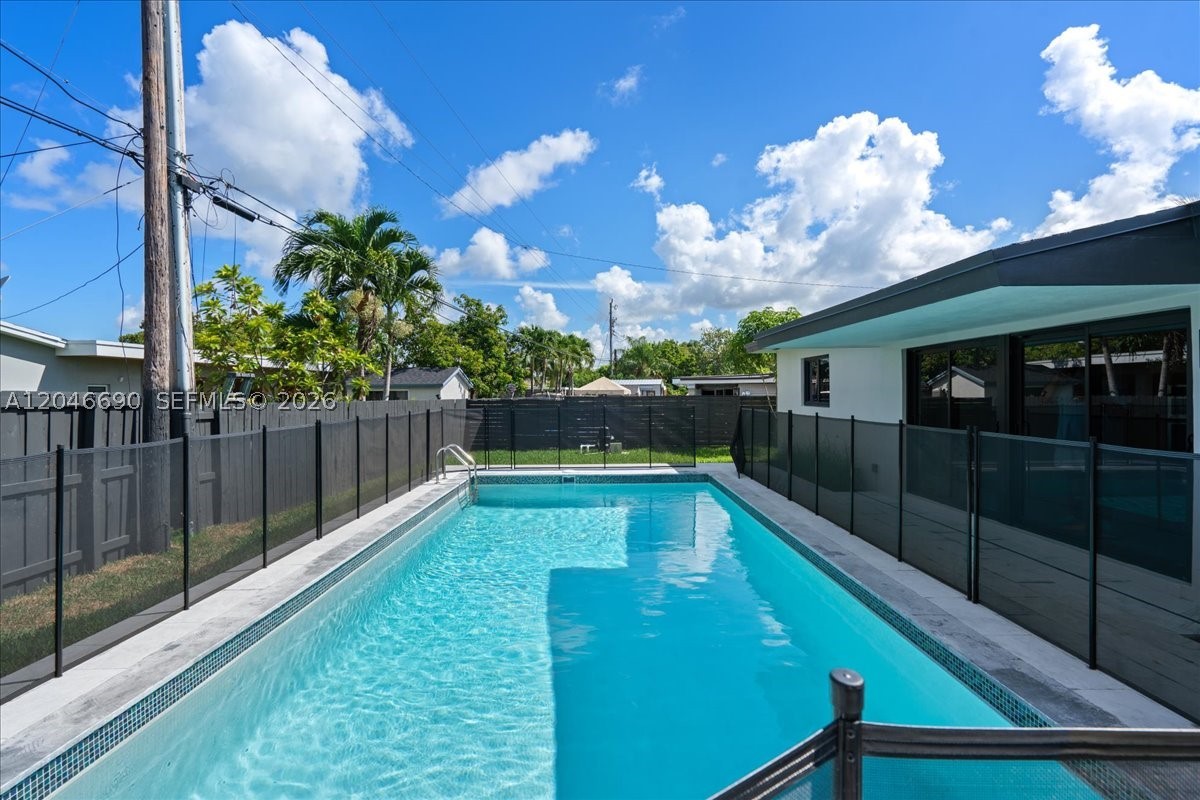 FAIRWAY PINES 1ST ADDN - Residential