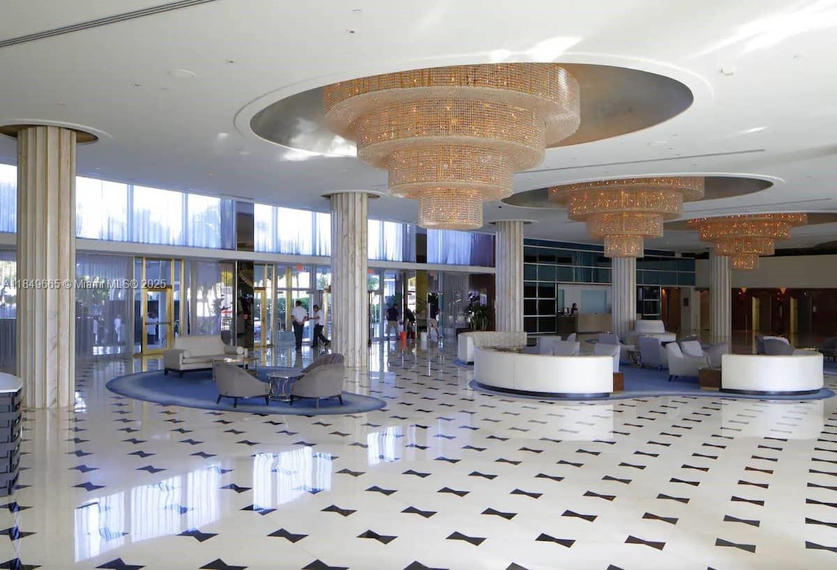FONTAINEBLEAU III OCEAN C - Residential