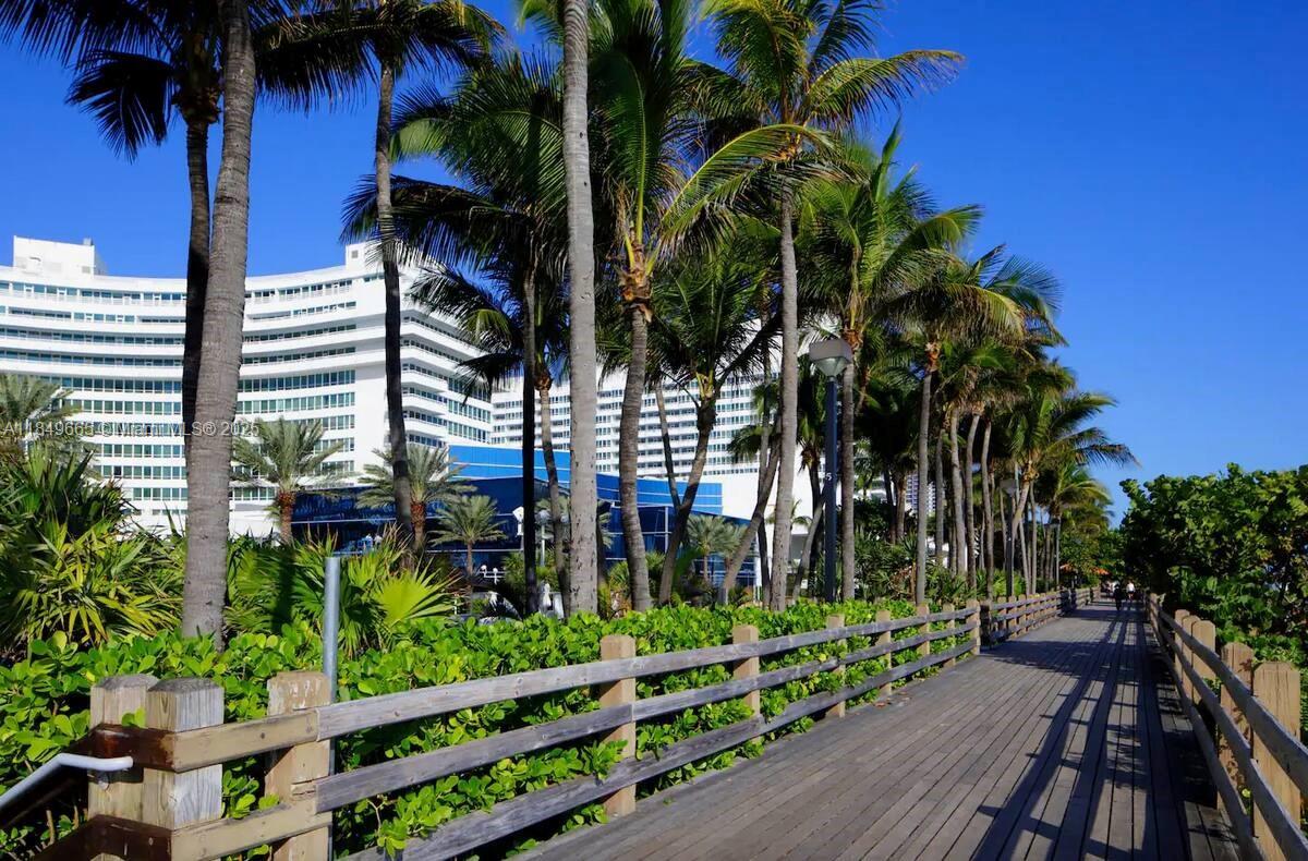 FONTAINEBLEAU III OCEAN C - Residential
