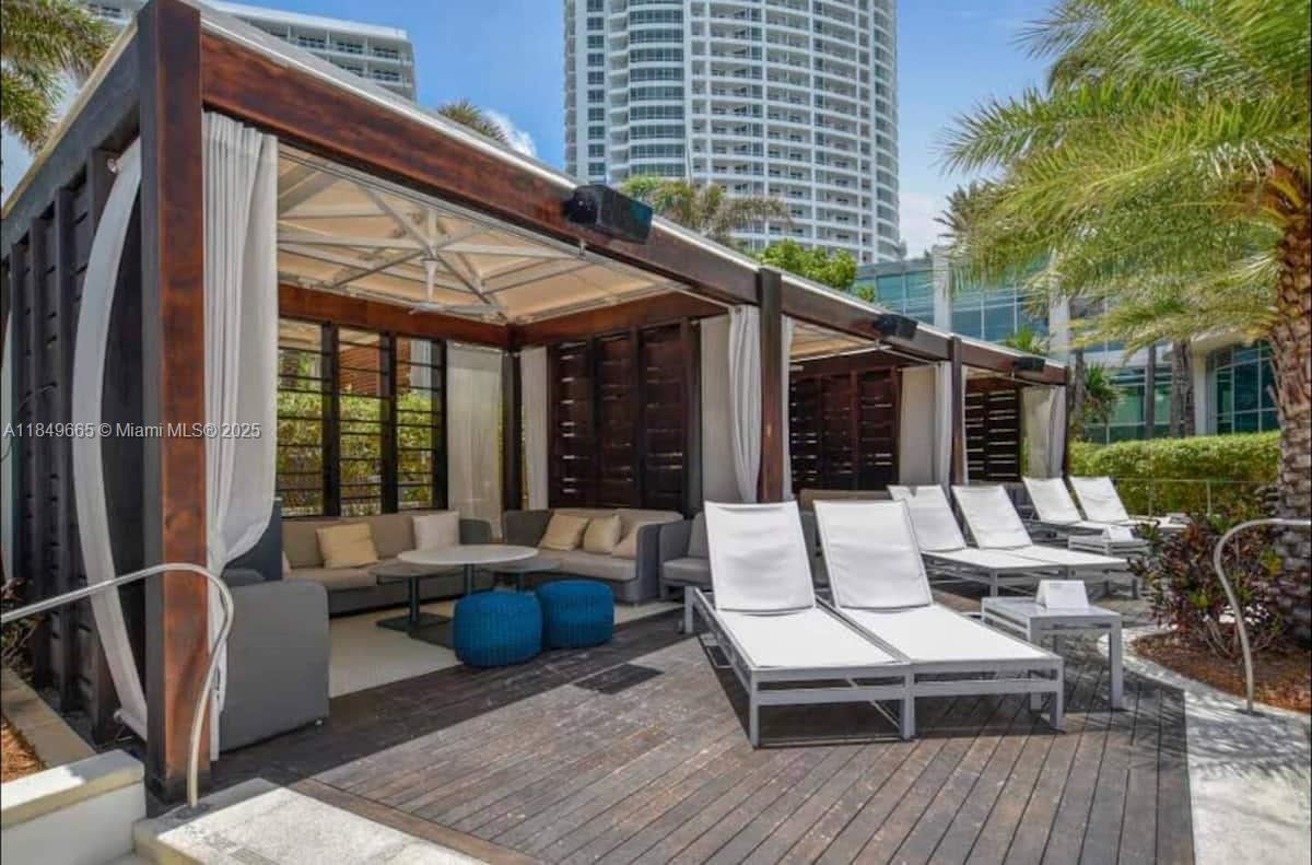 FONTAINEBLEAU III OCEAN C - Residential