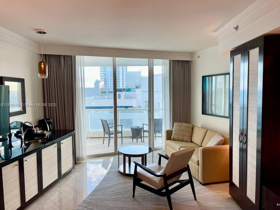 FONTAINEBLEAU III OCEAN C - Residential