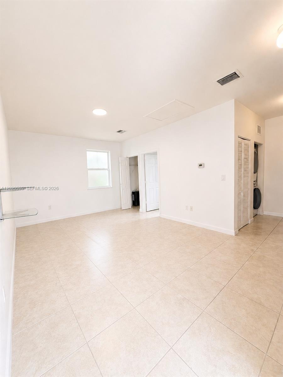 KENDALL COMMONS RESIDENTI - Residential
