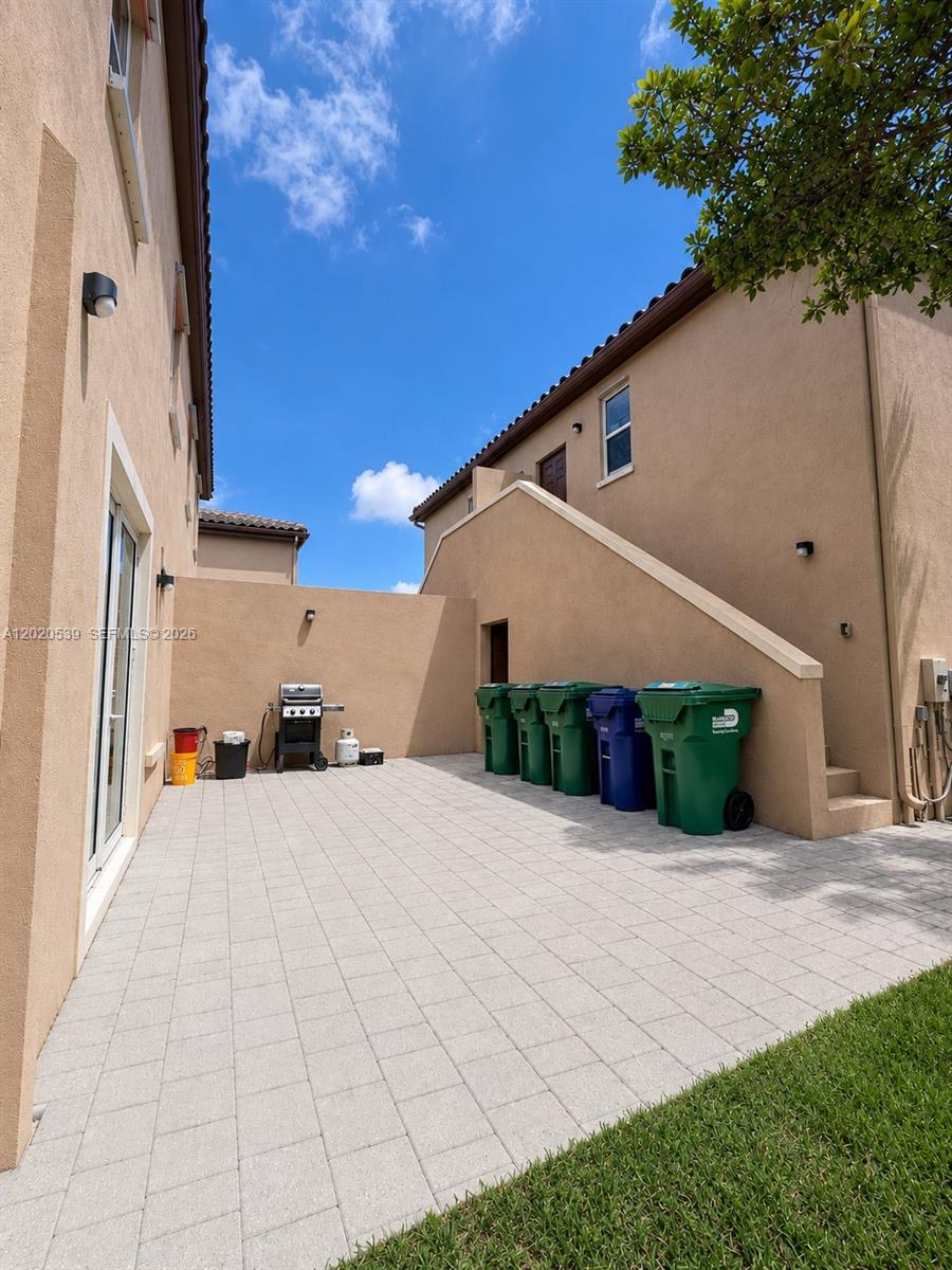 KENDALL COMMONS RESIDENTI - Residential