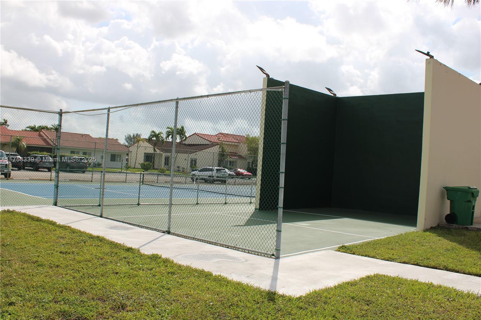 2ND AMEND TO HALF MOON VI - Residential