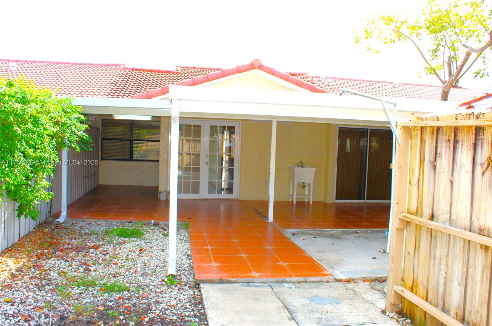 2ND AMEND TO HALF MOON VI - Residential