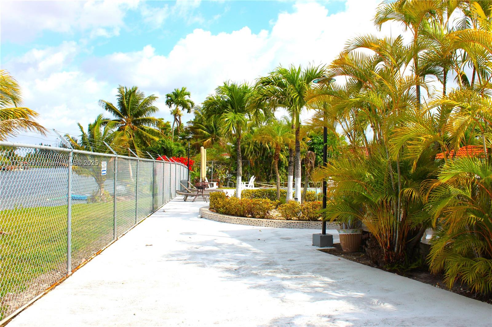 2ND AMEND TO HALF MOON VI - Residential