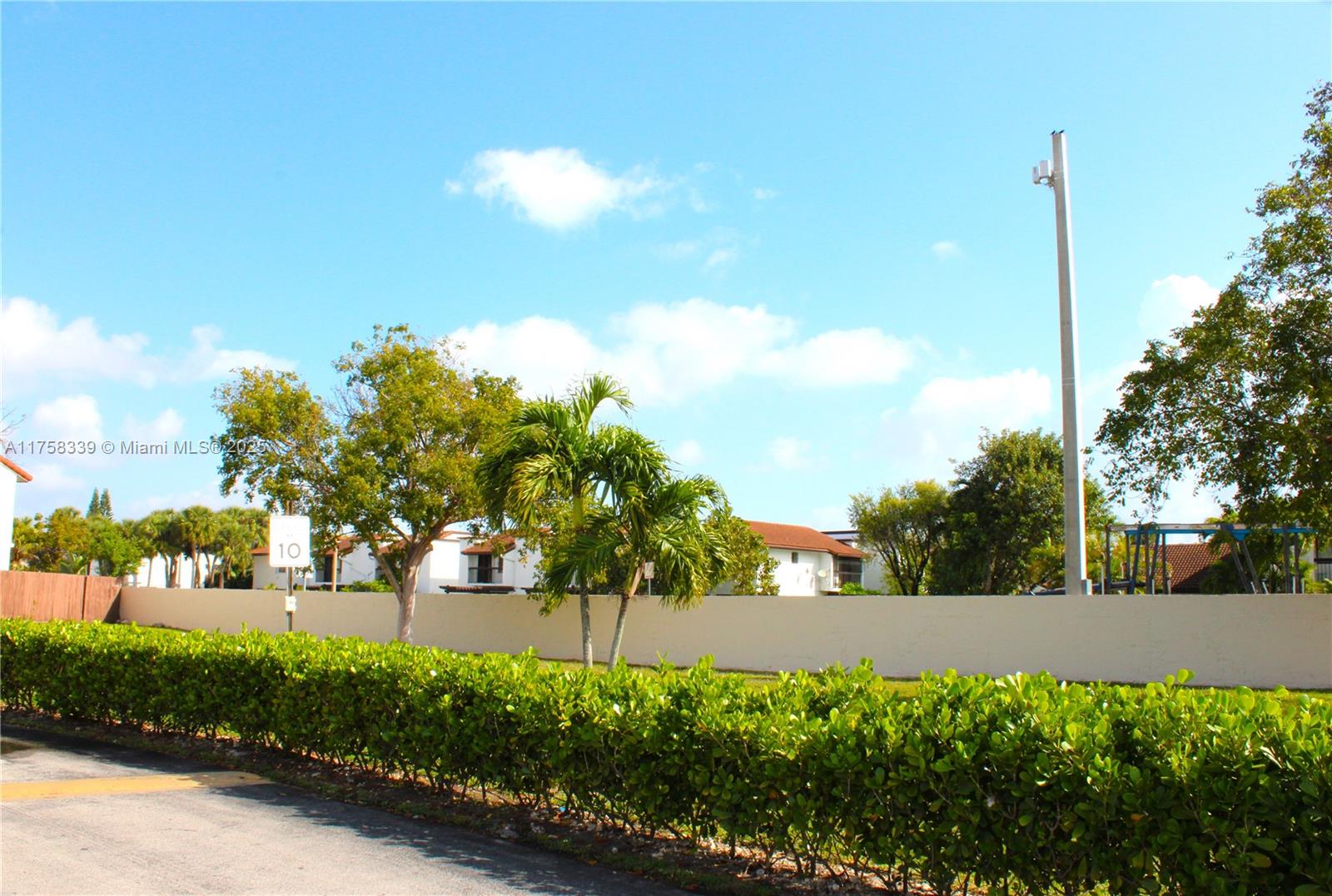 2ND AMEND TO HALF MOON VI - Residential