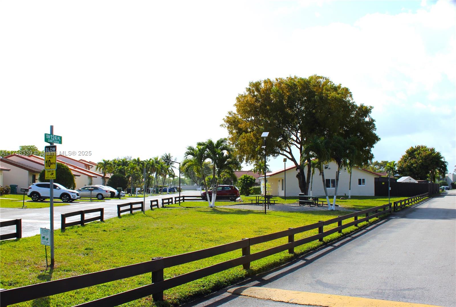2ND AMEND TO HALF MOON VI - Residential