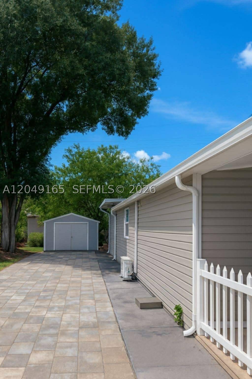 Sunshine Holiday - Residential
