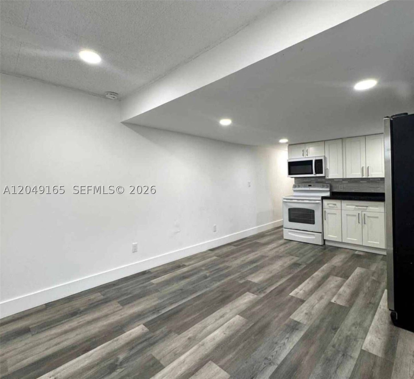 Sunshine Holiday - Residential