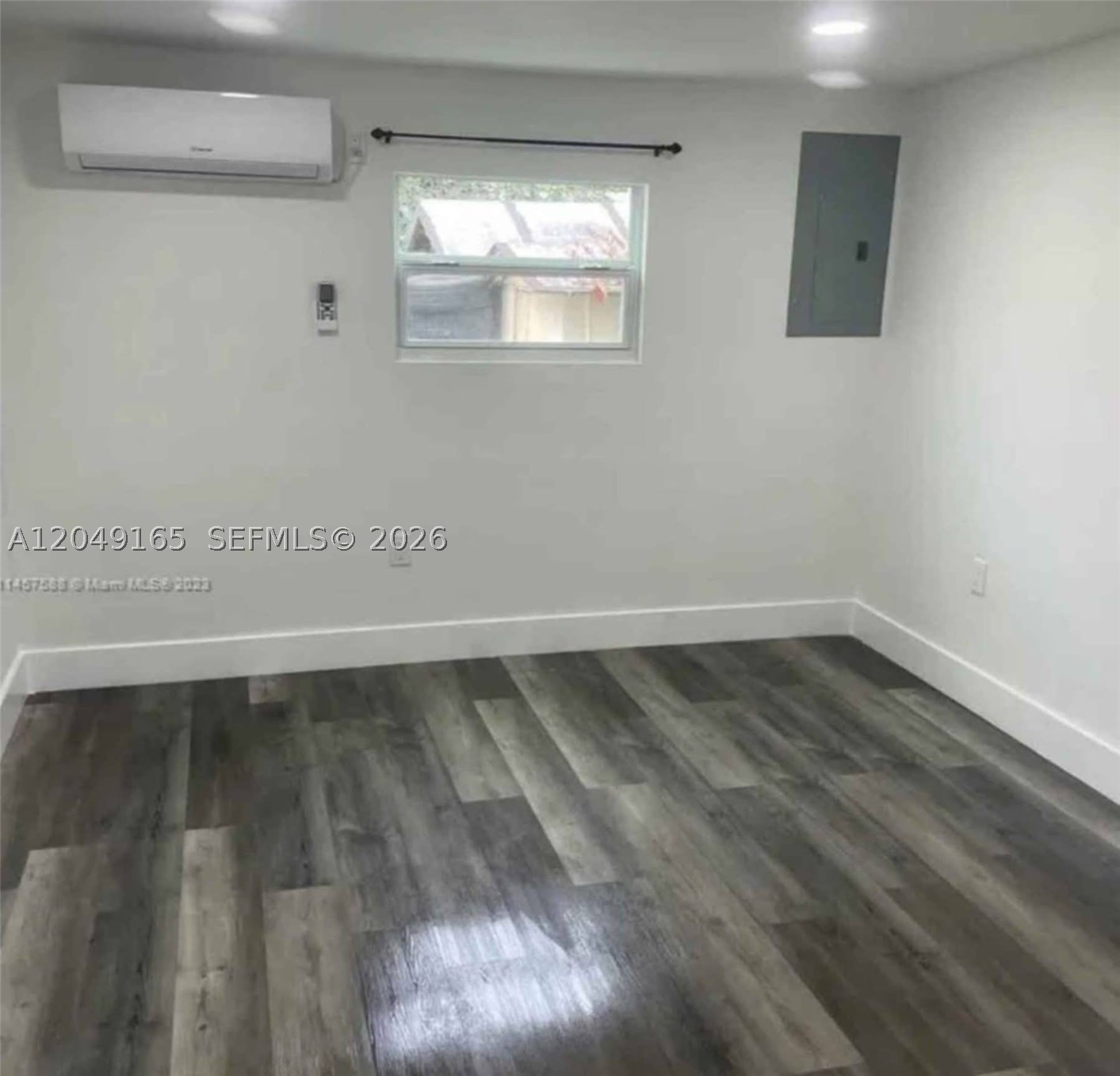Sunshine Holiday - Residential
