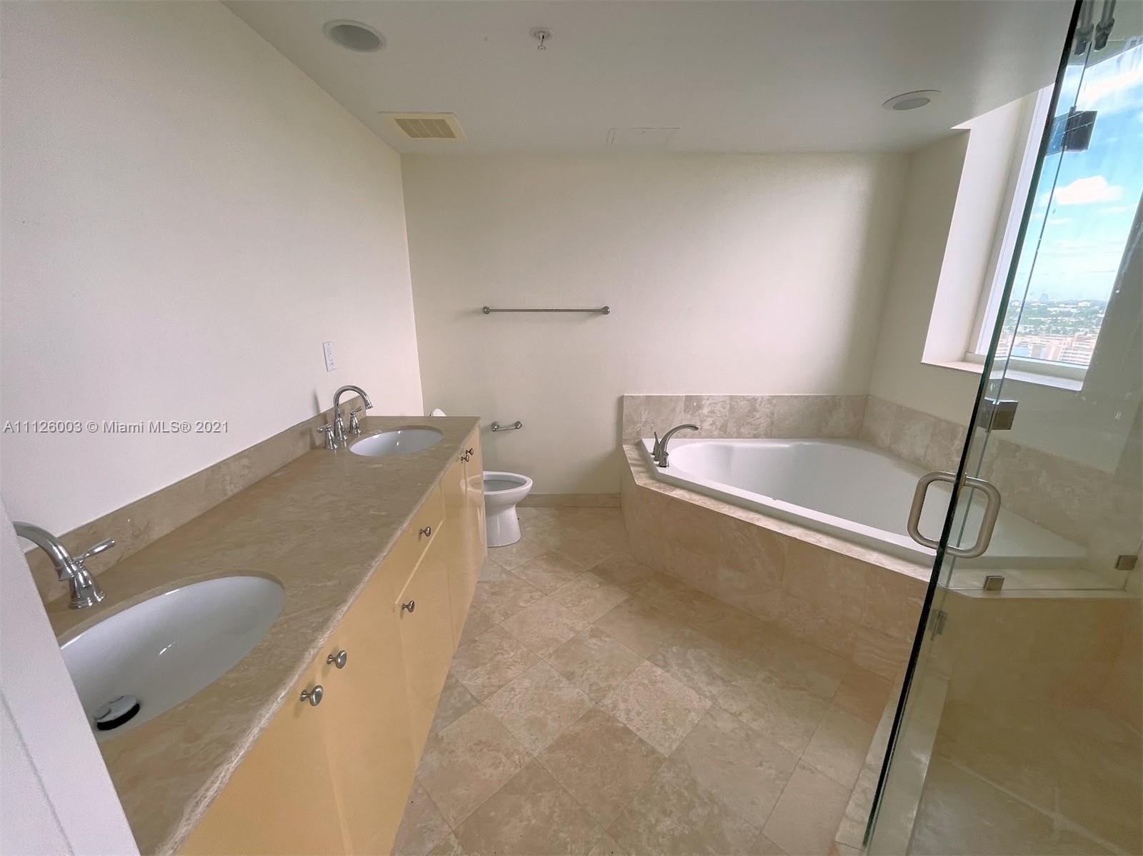 DUO CONDO WEST - Residential Lease
