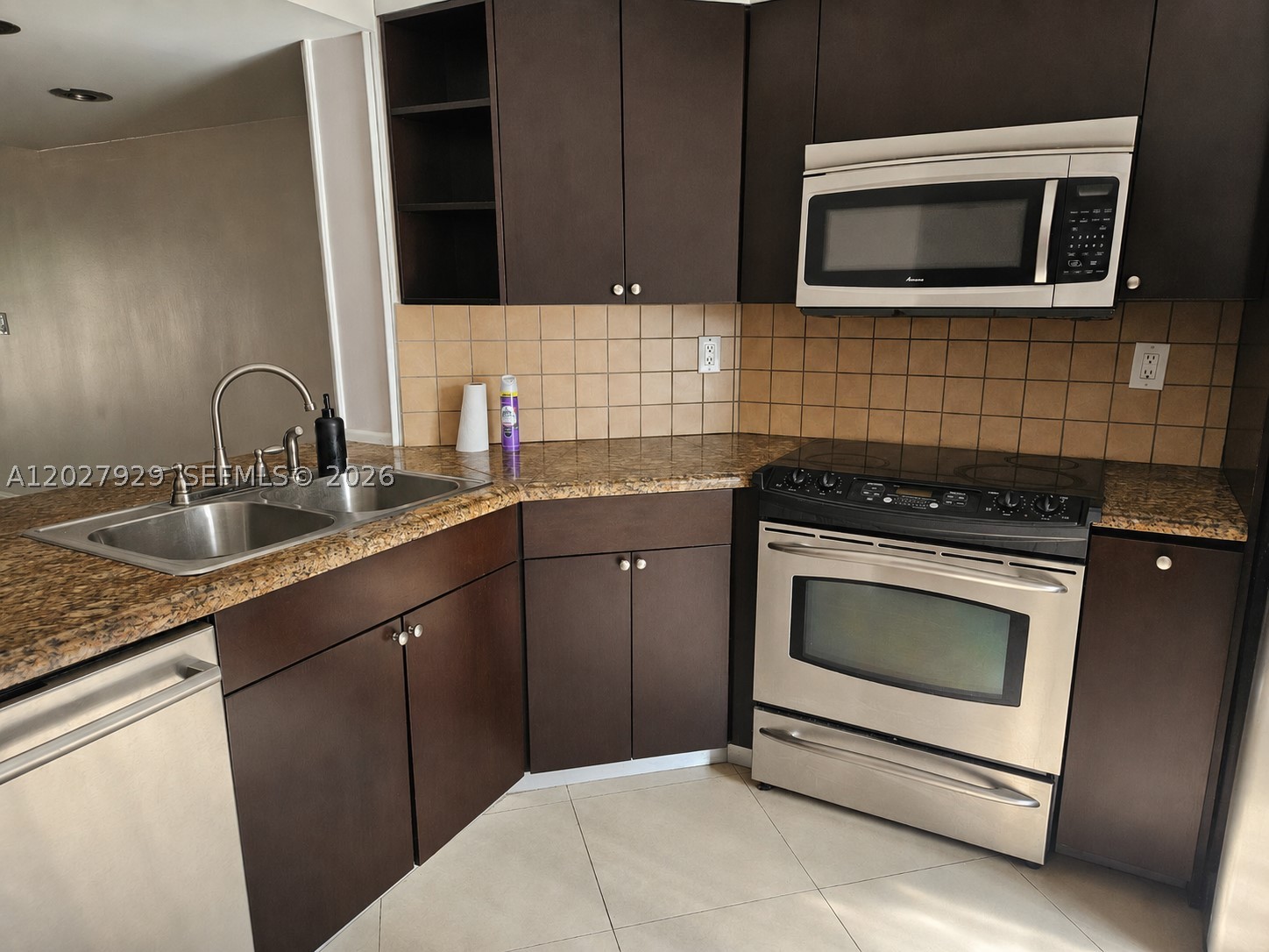 ELAN AT CALUSA CONDO XI - Residential Lease