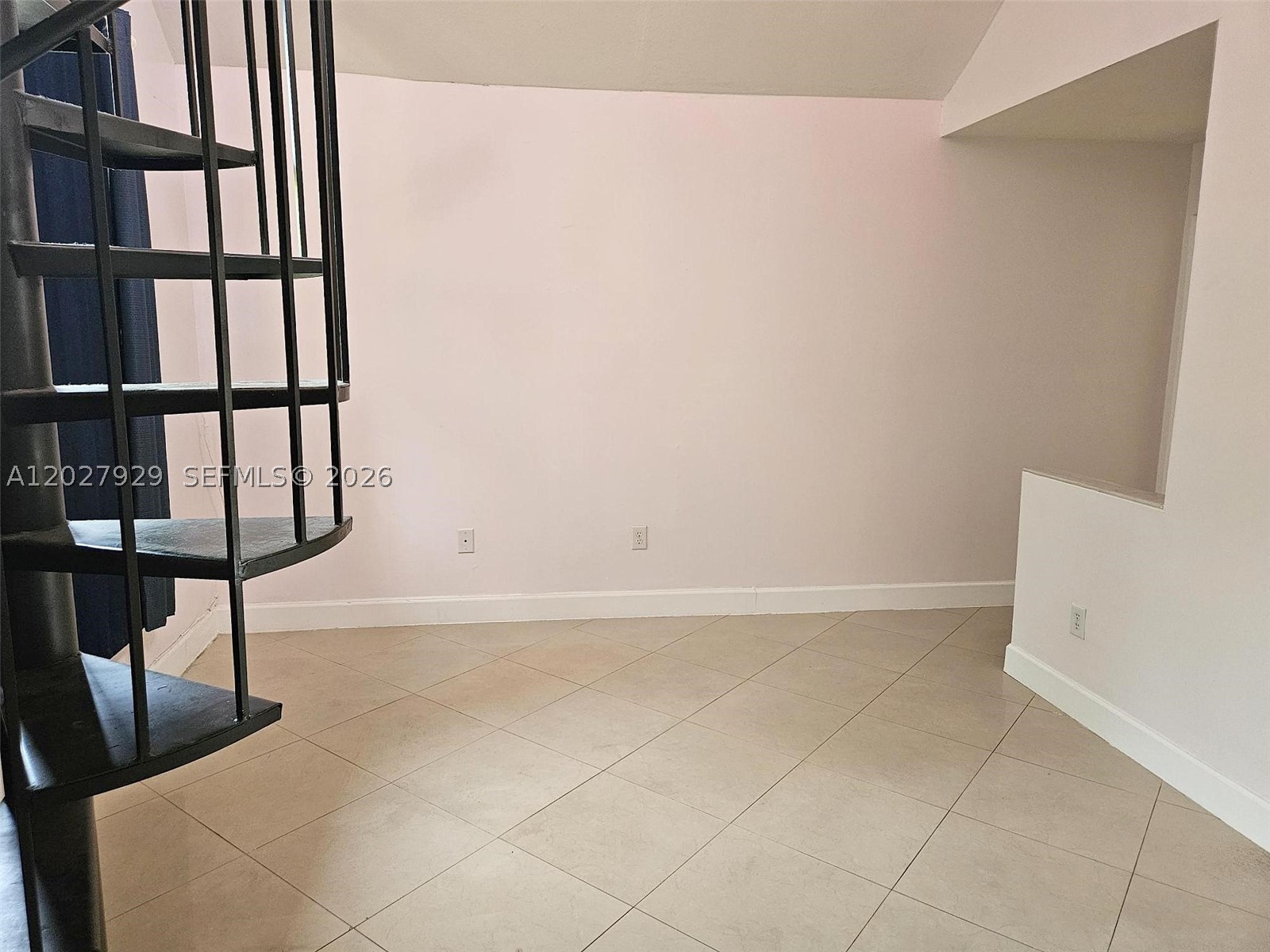 ELAN AT CALUSA CONDO XI - Residential Lease