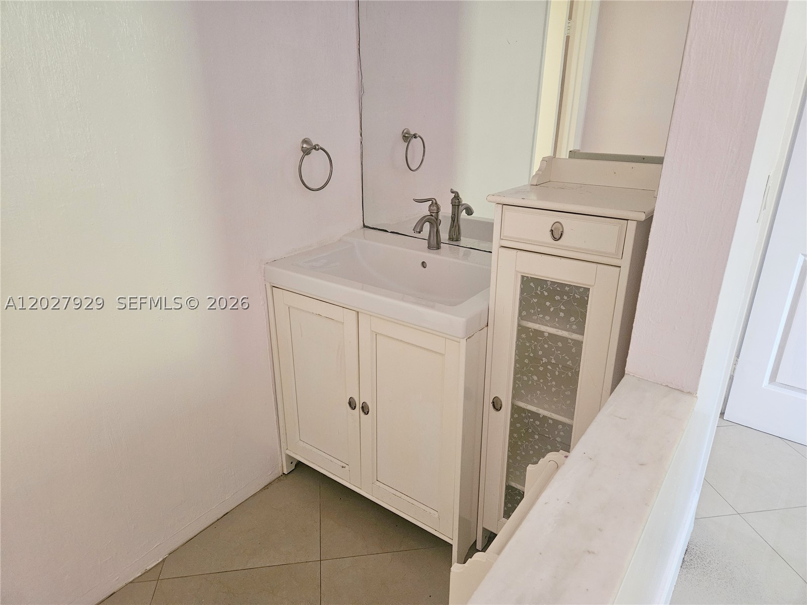 ELAN AT CALUSA CONDO XI - Residential Lease